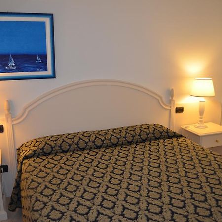Hotel Olioso Peschiera del Garda Exteriör bild