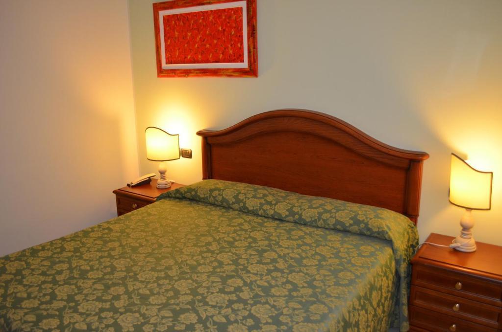 Hotel Olioso Peschiera del Garda Rum bild