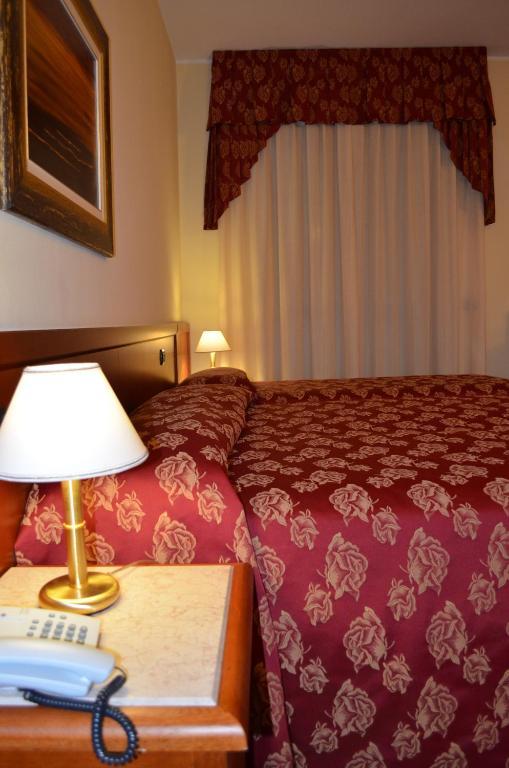 Hotel Olioso Peschiera del Garda Rum bild