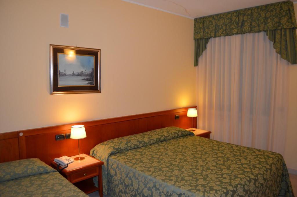 Hotel Olioso Peschiera del Garda Rum bild