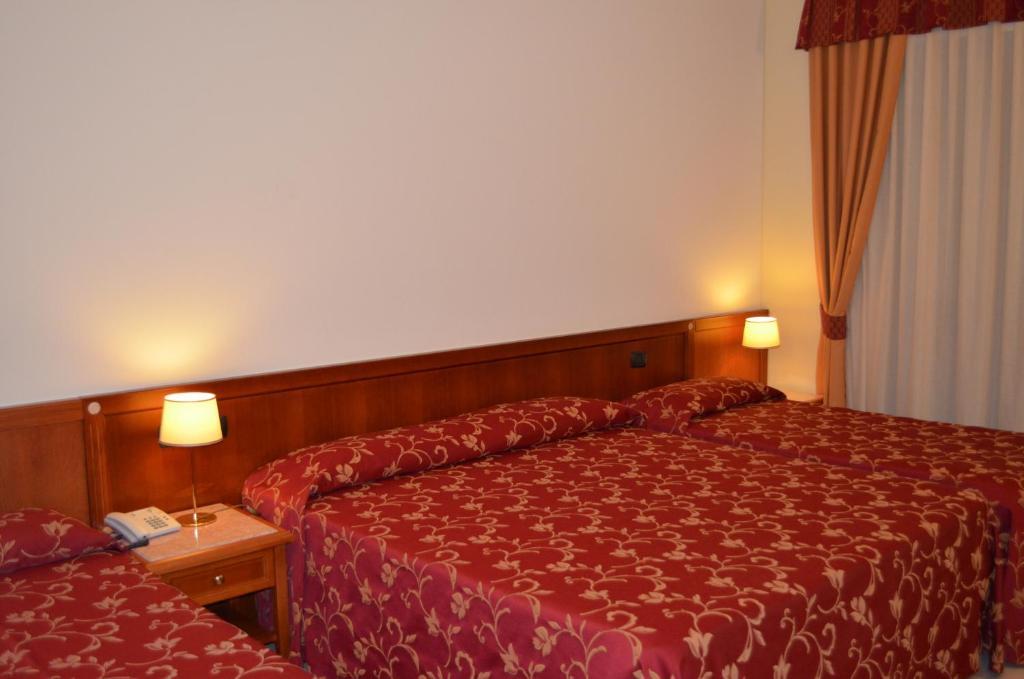Hotel Olioso Peschiera del Garda Rum bild