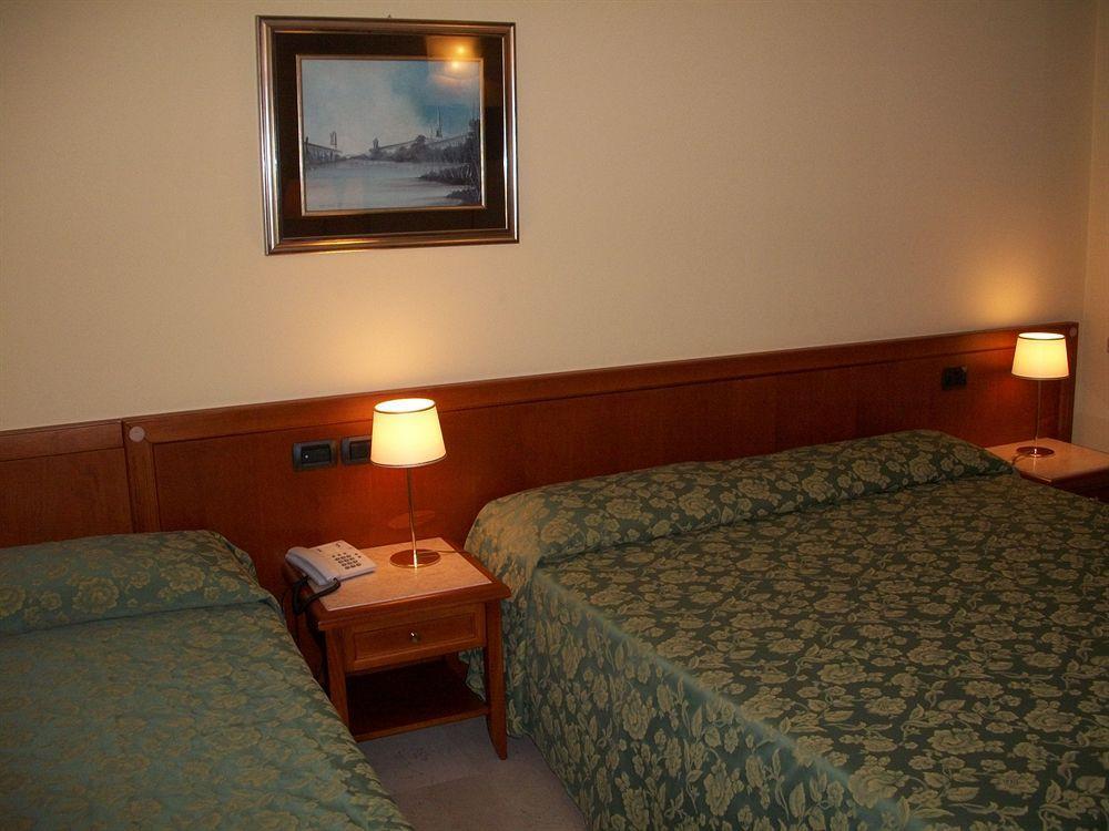 Hotel Olioso Peschiera del Garda Exteriör bild
