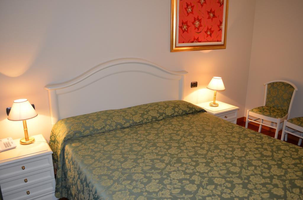 Hotel Olioso Peschiera del Garda Exteriör bild