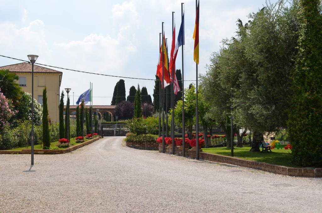 Hotel Olioso Peschiera del Garda Exteriör bild