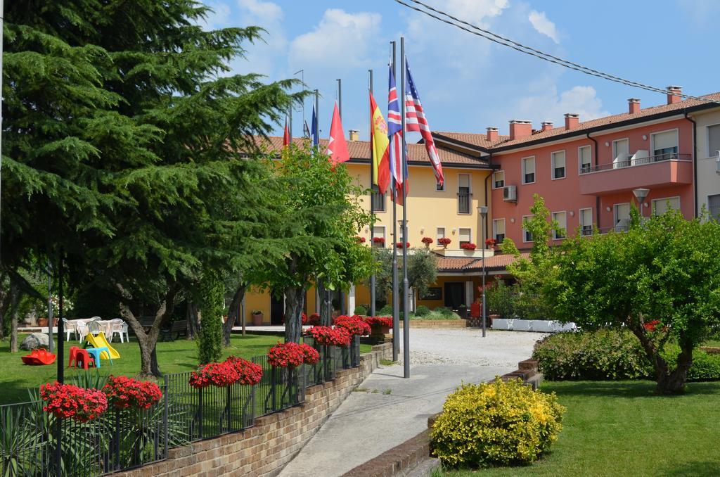 Hotel Olioso Peschiera del Garda Exteriör bild