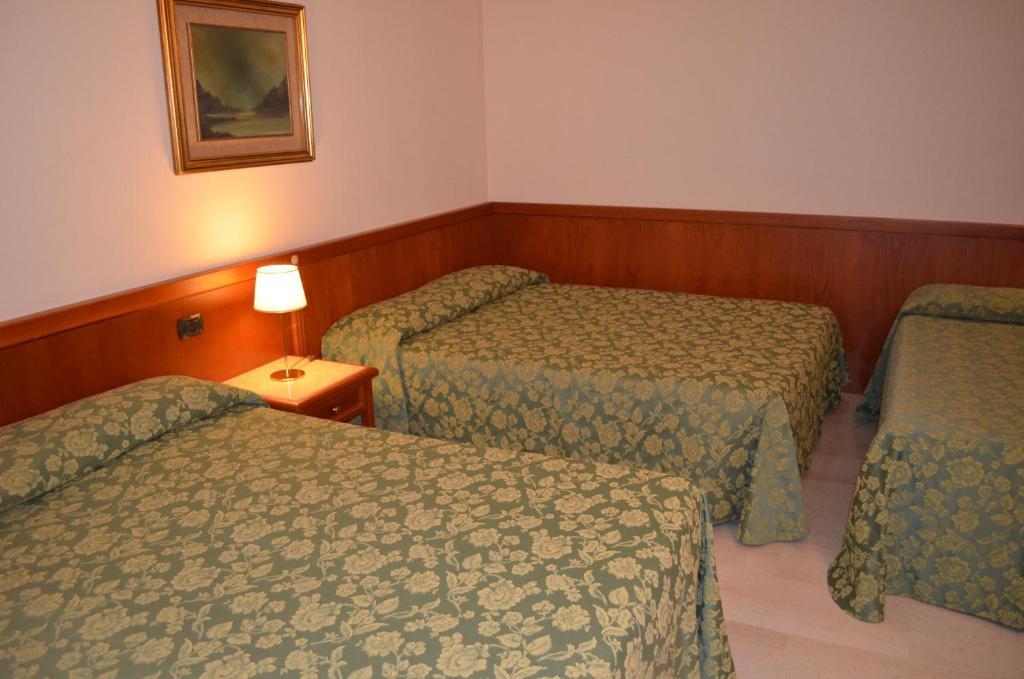 Hotel Olioso Peschiera del Garda Rum bild